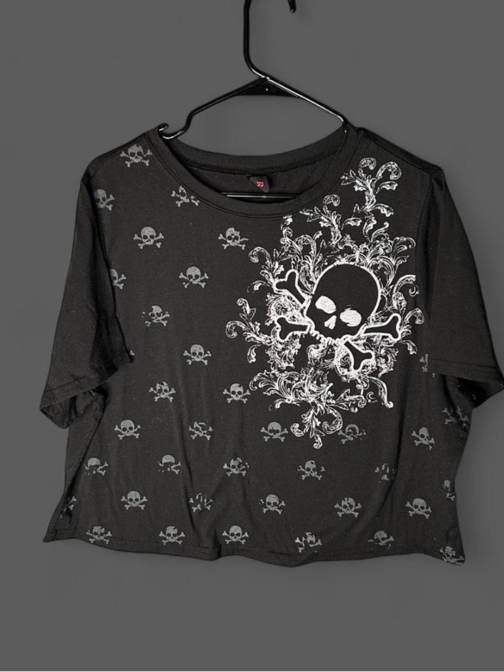 SHEIN Black Short-Sleeve Tee with White Skull Graphic